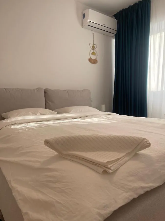 C-Entral Apartments Bucharest With Private Parking